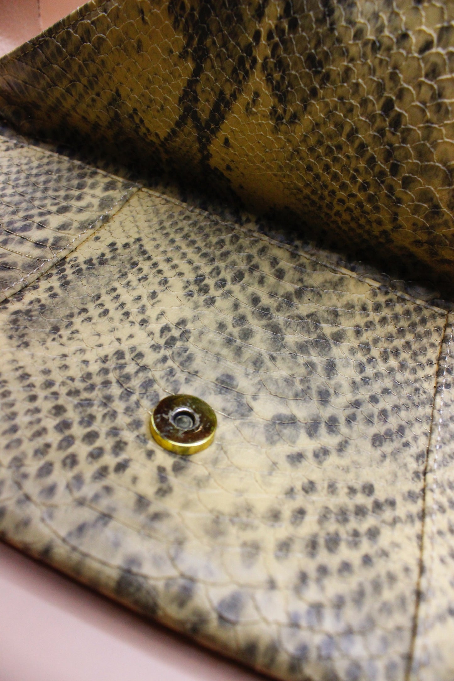 Alligator Clutch Style