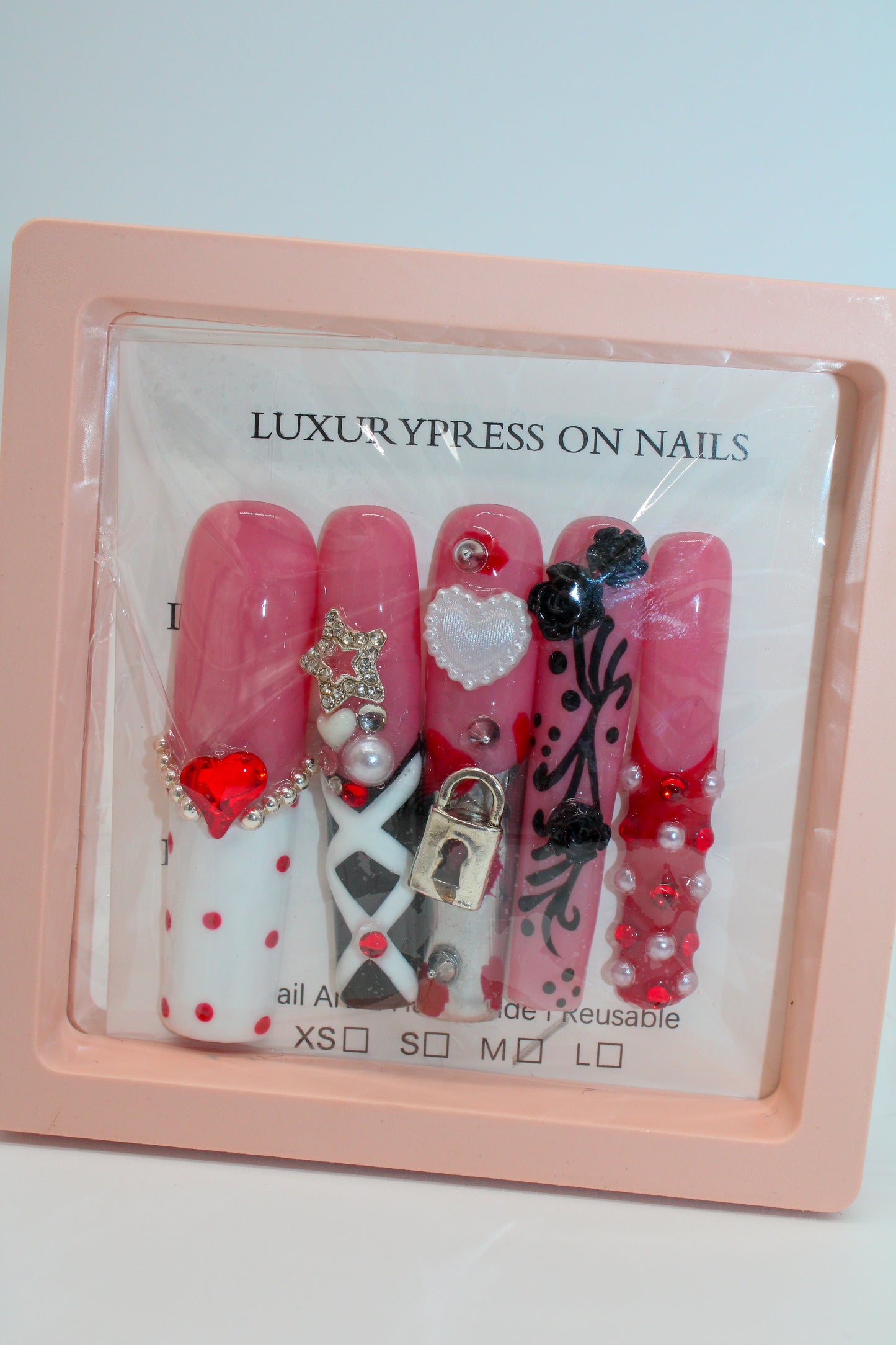 QUEEN OF HEARTS- PRESS-ON NAILS