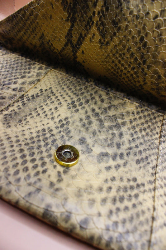 Alligator Clutch Style