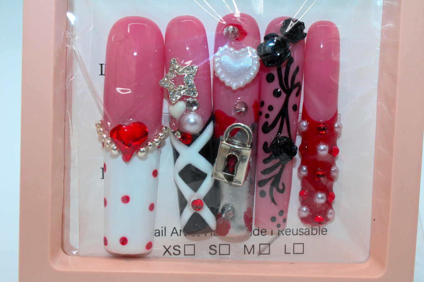 QUEEN OF HEARTS- PRESS-ON NAILS